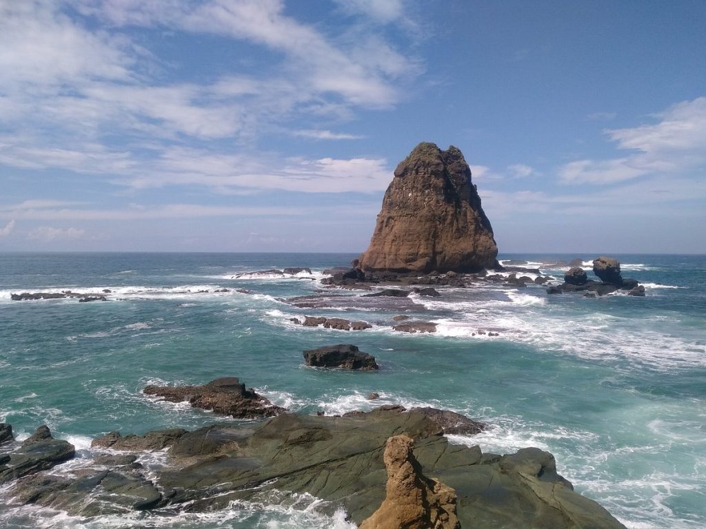 Pantai Watu Ulo