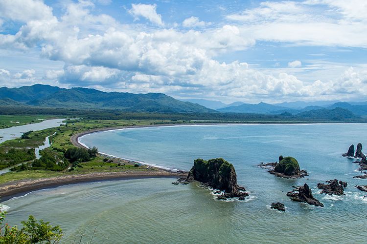 Wisata Jember Teluk Love